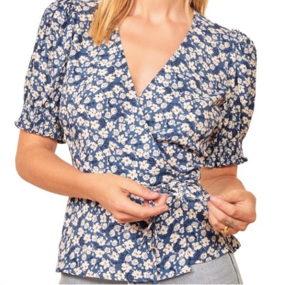 Reformation Poire Wrap Top Raquel Blue Floral Print - Picture 3 of 9